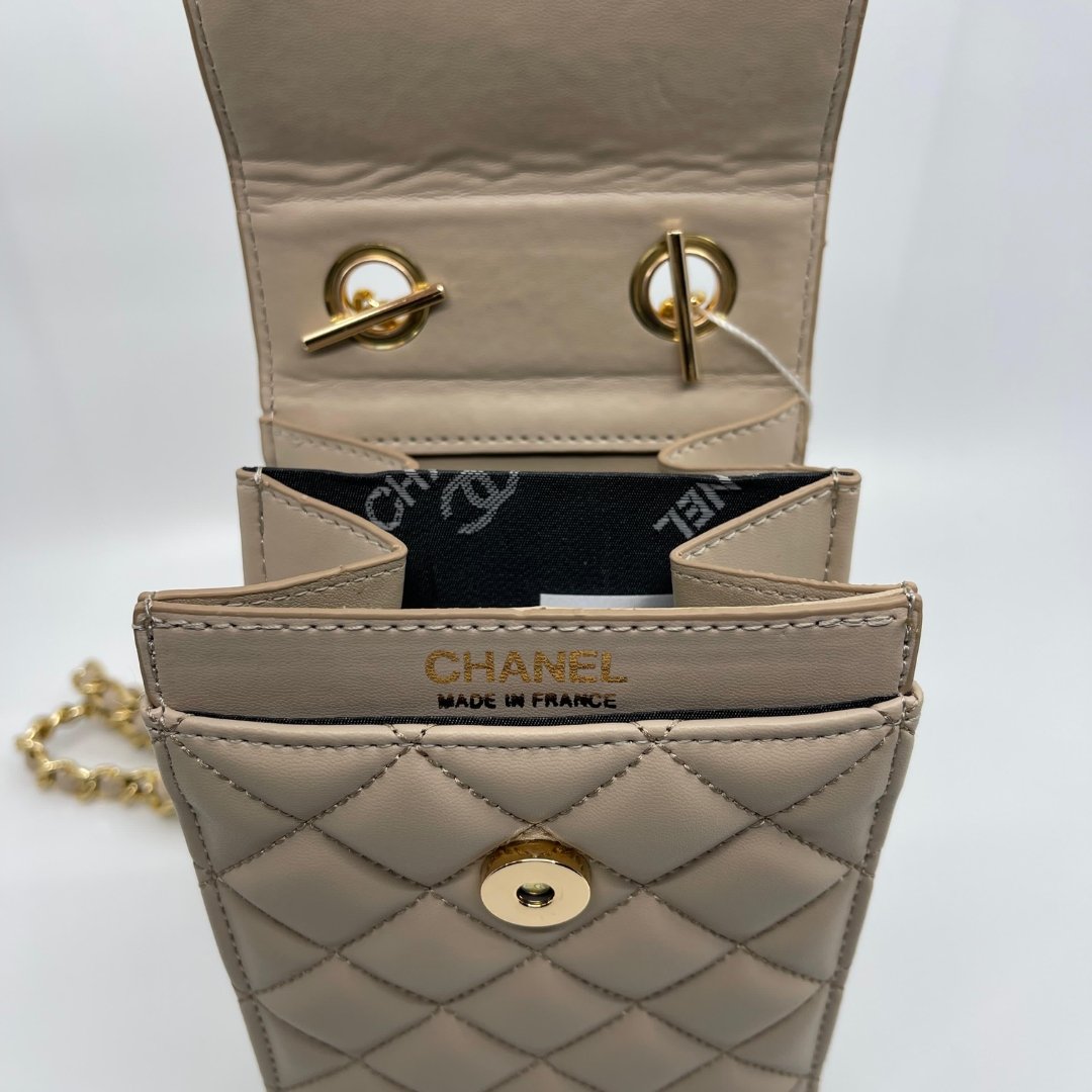 Chanel Torbica Za Mobitel