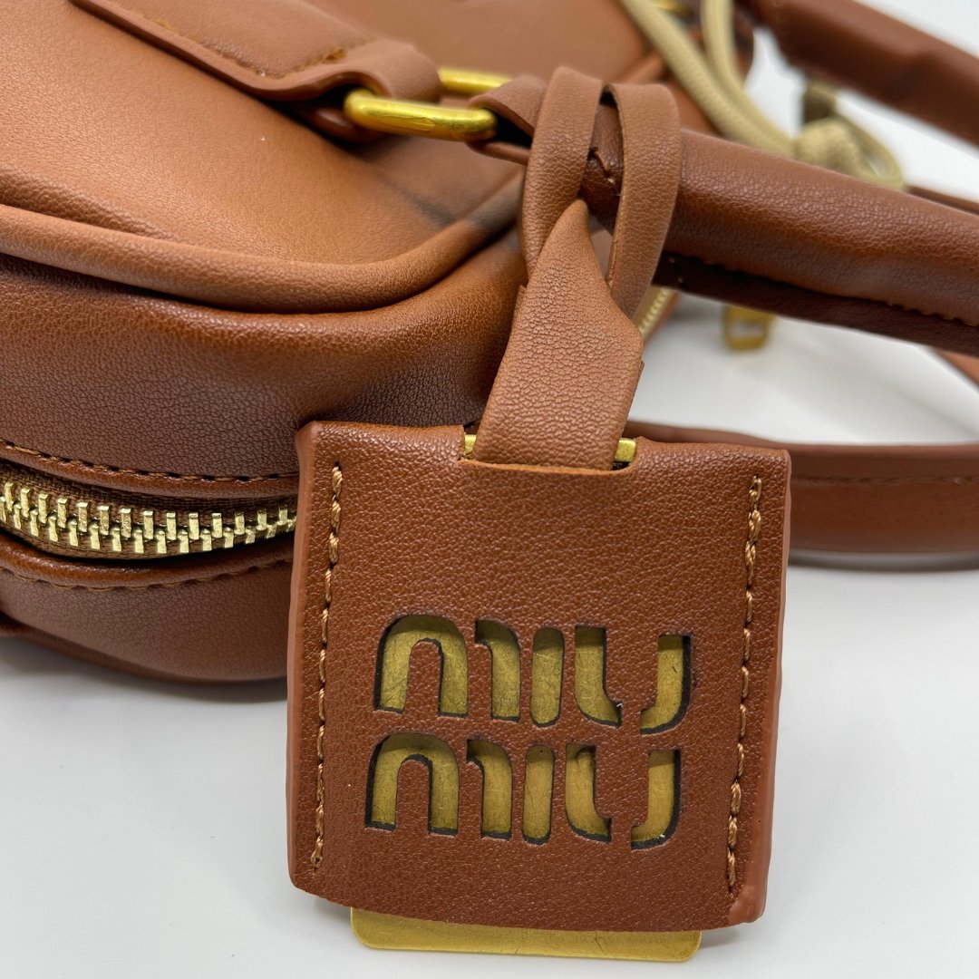 Miu Miu Arcadie kožna torba