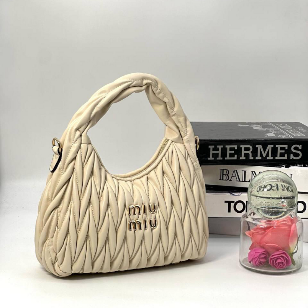 Miu Miu Wander Matelassé Hobo torbica