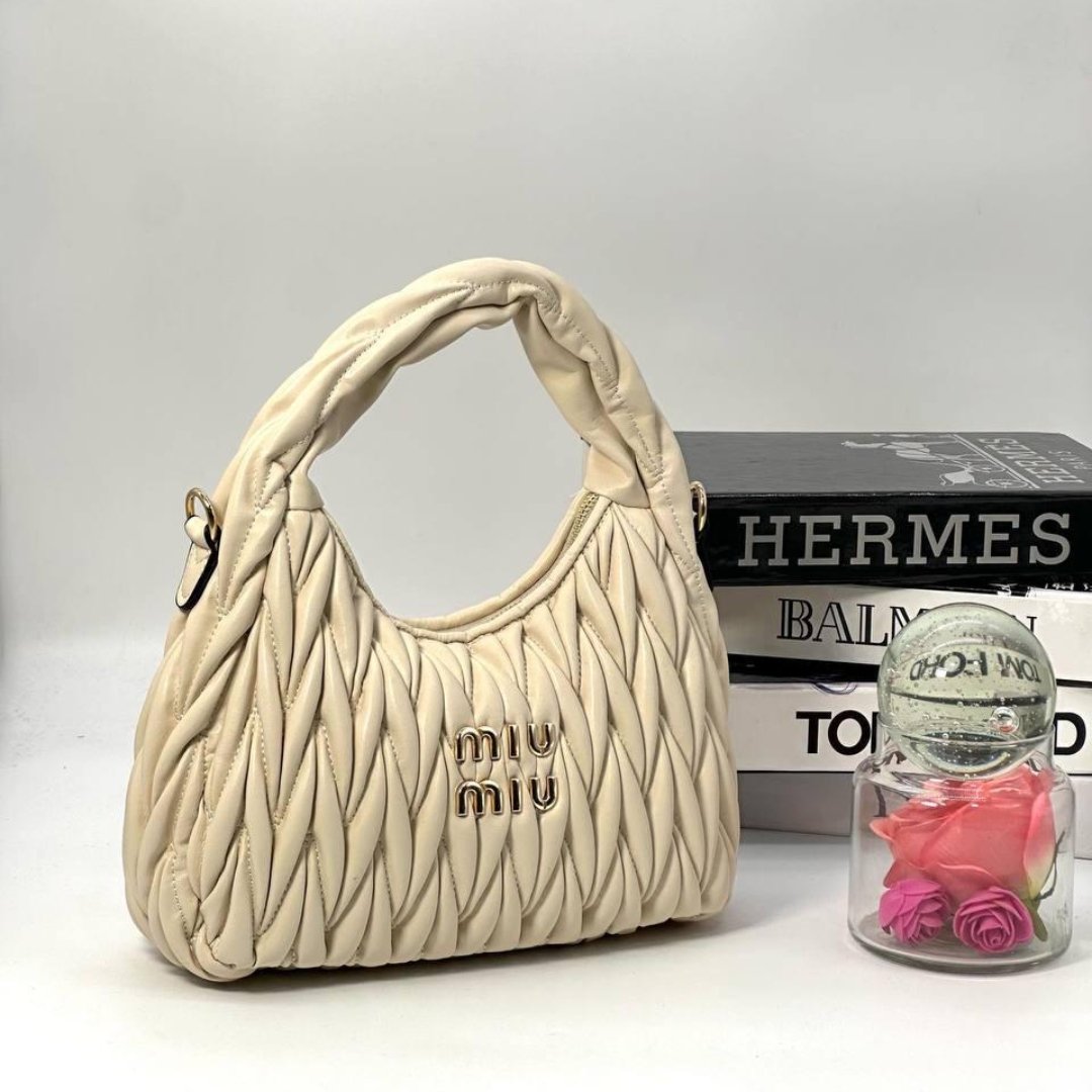 Miu Miu Wander Matelassé Hobo torbica