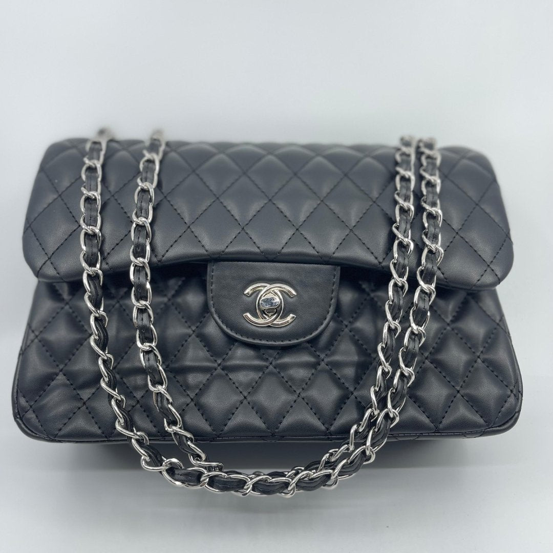 Chanel Classic Flap Srednja Torbica