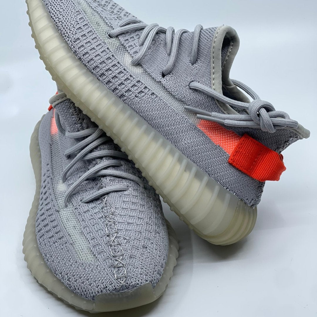 Adidas Yeezy Boost 350 V2 "Tail Light" Tenisice