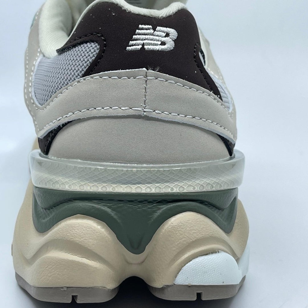 New Balance 9060 Tenisice V2