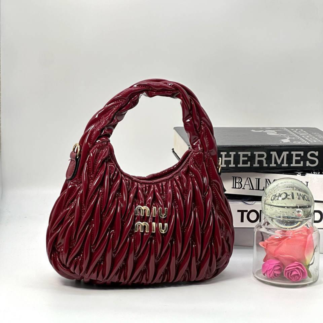 Miu Miu Wander Matelassé Hobo torbica
