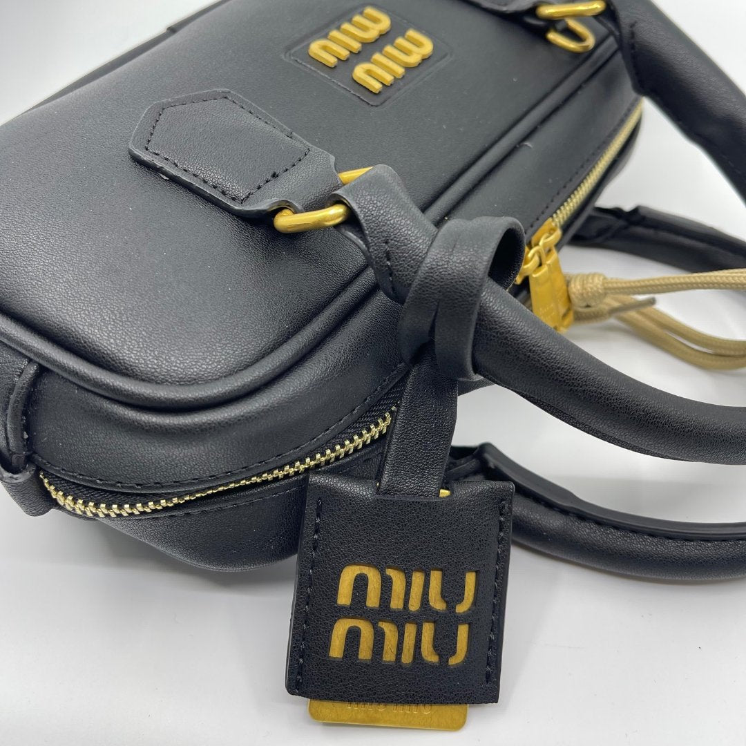 Miu Miu Arcadie kožna torba