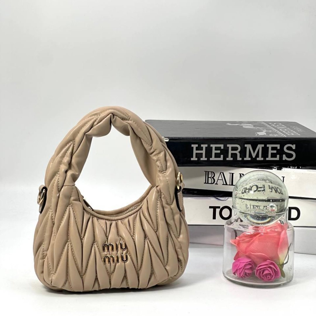 Miu Miu Wander Matelassé Hobo Mini Torbica