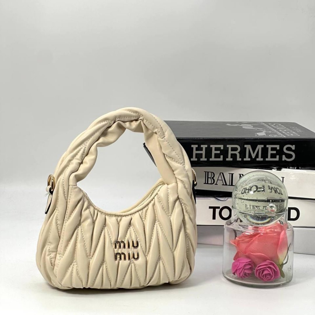 Miu Miu Wander Matelassé Hobo Mini Torbica