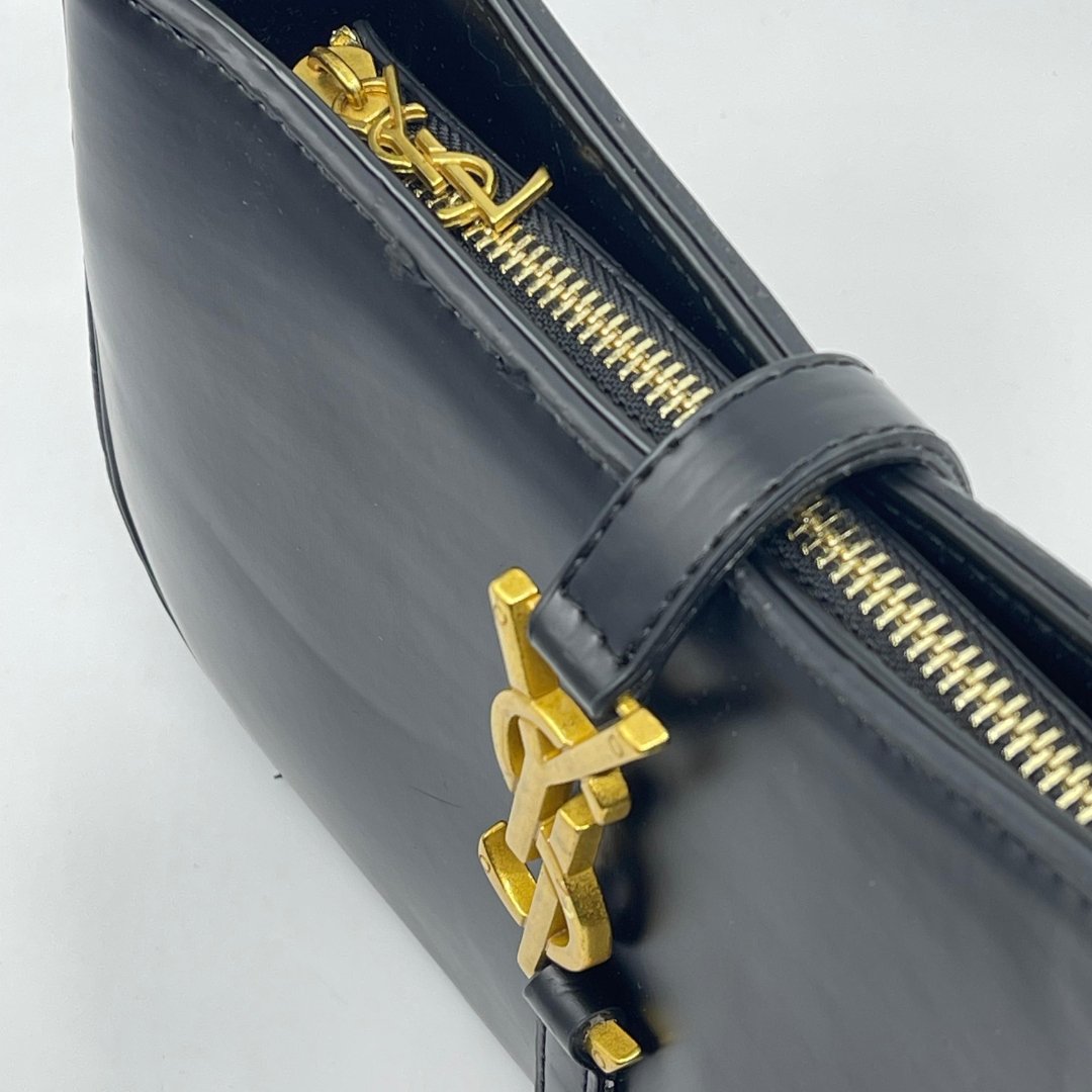 Saint Laurent Le 5 à 7 Torbica